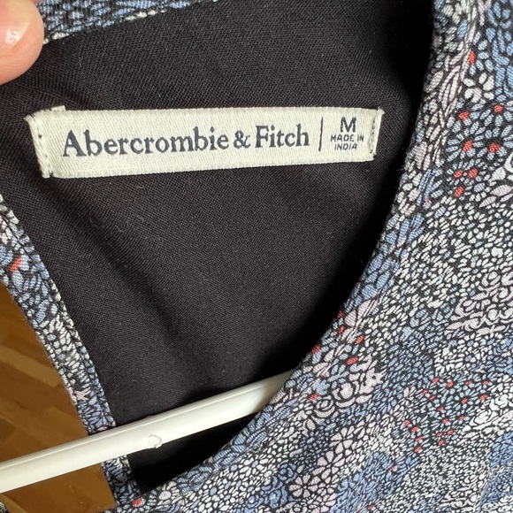 Never worn blue long sleeve keyhole Abercrombie dress - Picture 2 of 3